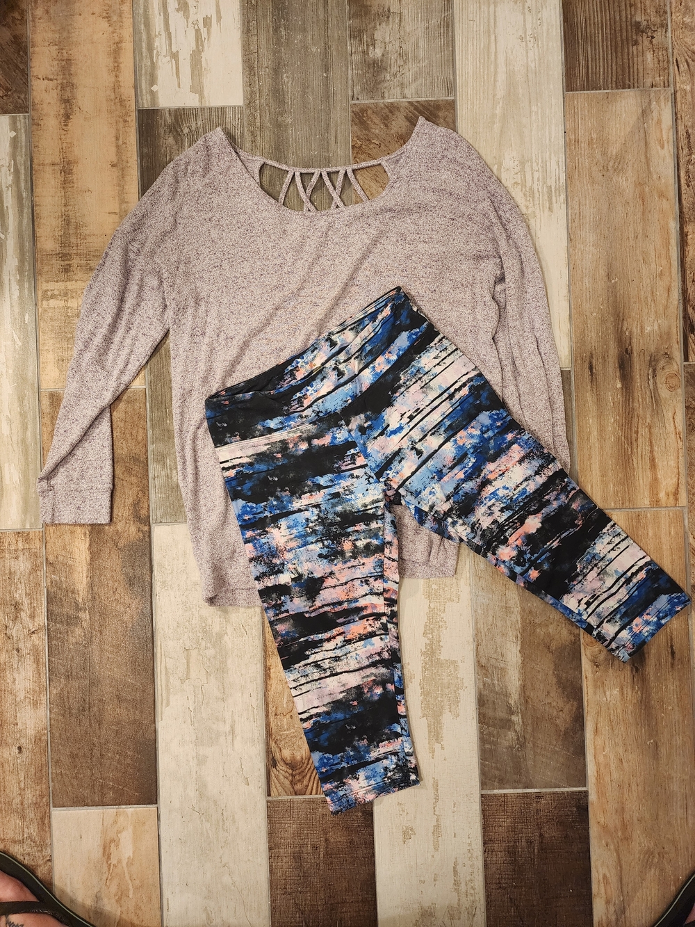 Balance Collection Abstract Print Capri Leggings in Blue & Pink With Top Yoga